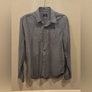 Untuckit chambray casual button down